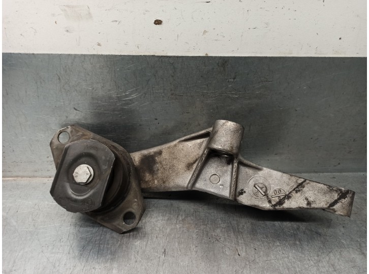 Replacement engine mount for Fiat Brava (182) 1.6 16V CAT OEM IAM reference 46448368 