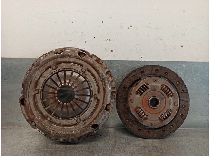 Recambio de kit embrague para seat ibiza (6l1) 1.9 sdi referencia OEM IAM 038141025G 3082001268 SACHS