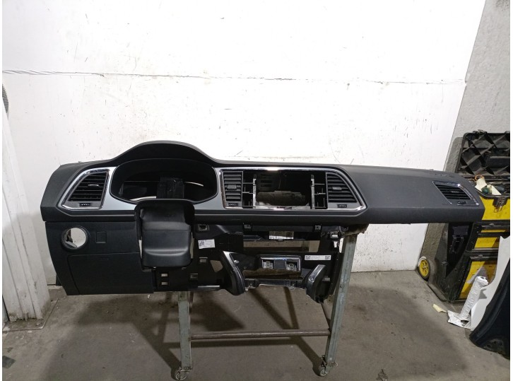 Recambio de salpicadero para seat ateca (kh7, khp) 1.4 tsi referencia OEM IAM 576857003L 576857003L 