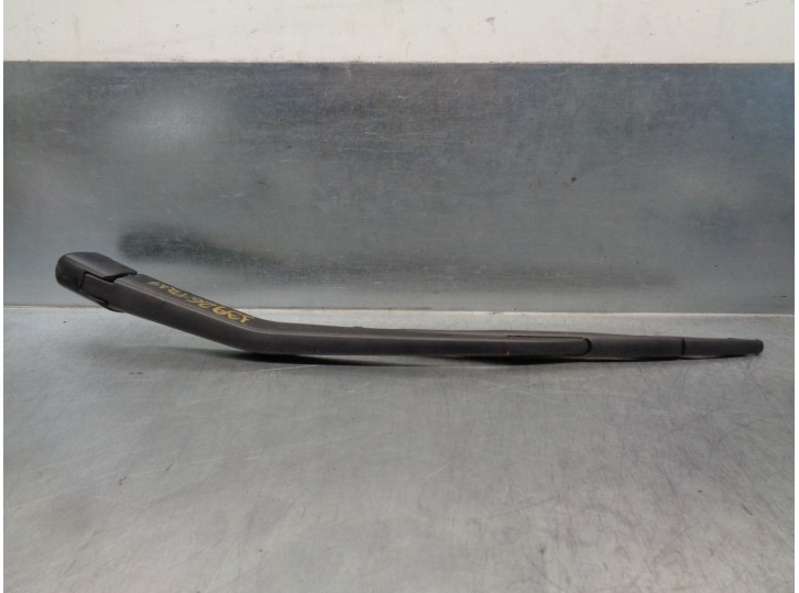 Recambio de brazo limpia trasero para nissan micra (k13) 1.2 cat referencia OEM IAM 287801HA4A  