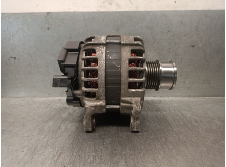 Replacement alternator for Seat Leon ST (5F8) 1.4 TGI OEM IAM reference 04C903023T 04C903023T 