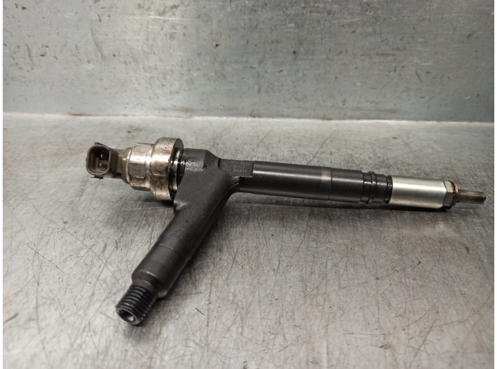 Recambio de inyector para opel combo (corsa c) 1.7 16v cdti referencia OEM IAM 8973138614 DENSO