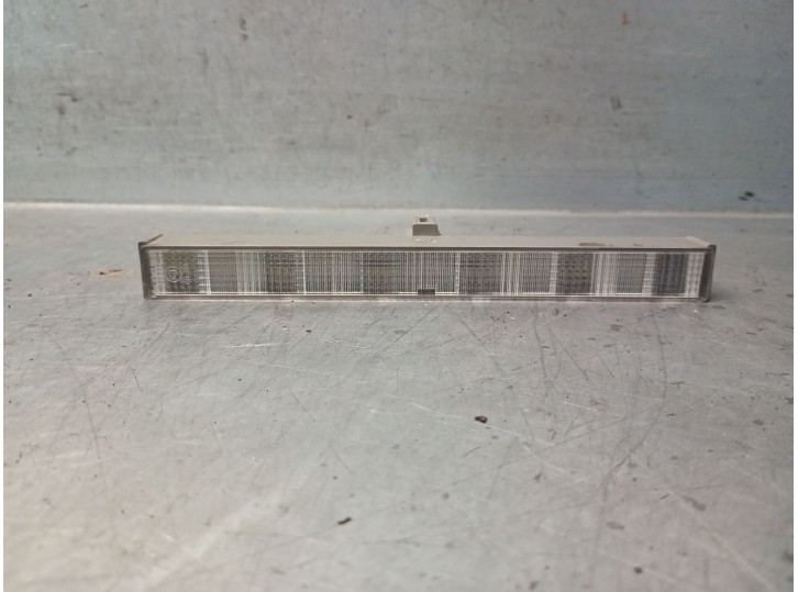 Recambio de luz central de freno para toyota verso 1.6 16v cat referencia OEM IAM 8157005100 8157005100 