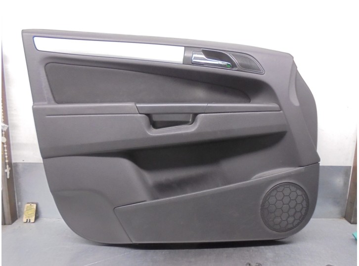 Recambio de guarnecido puerta delantera izquierda para opel zafira b 1.6 16v cat referencia OEM IAM 13223184 7231596 