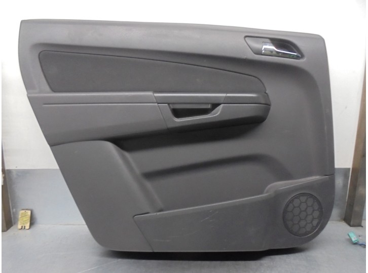 Recambio de guarnecido puerta trasera izquierda para opel zafira b 1.6 16v cat referencia OEM IAM 13223180 7231594 