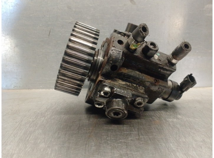 Recambio de bomba inyeccion para saab 9-3 sport hatch 1.9 tid cat referencia OEM IAM 0055204599 0445010097 BOSCH