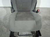 Recambio de asiento delantero derecho para jeep compass 2.0 crd cat referencia OEM IAM 4274359 TELA CRIS 5 PUERTAS