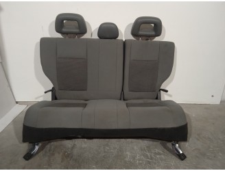 Recambio de asientos traseros para jeep compass 2.0 crd cat referencia OEM IAM 4274361 TELA CRIS 5 PUERTAS