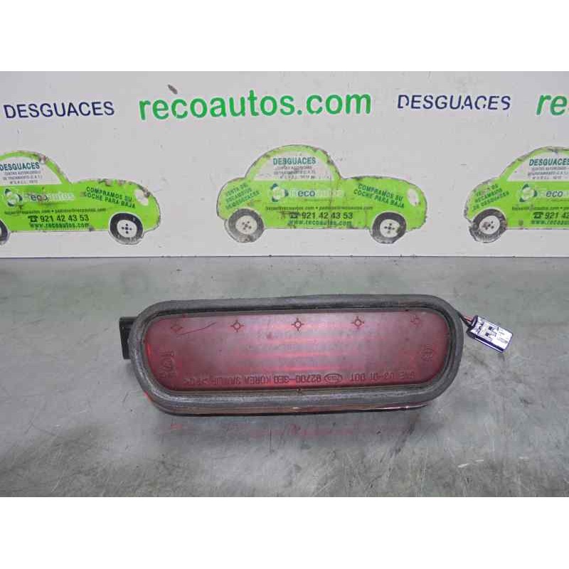 Recambio de luz central de freno para kia sorento 2.5 crdi referencia OEM IAM 827003E0  