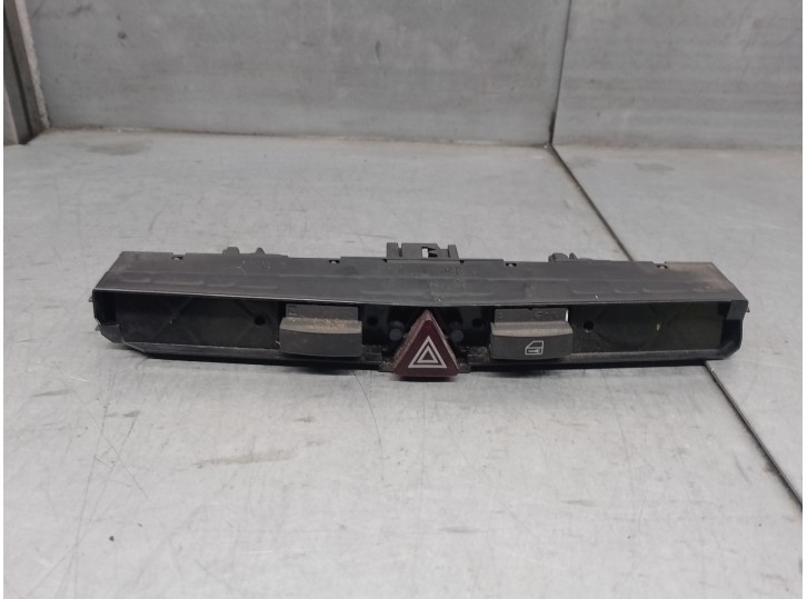 Replacement hazard warning switch for Opel Astra H Caravan 1.6 16v cat OEM IAM reference 660332 
