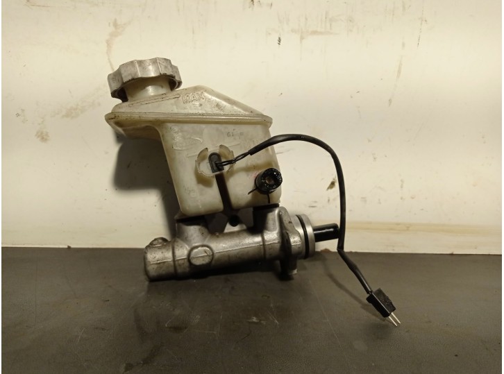 Recambio de bomba freno para hyundai accent iii sedán (mc) 1.5 crdi gls referencia OEM IAM 585001G100  