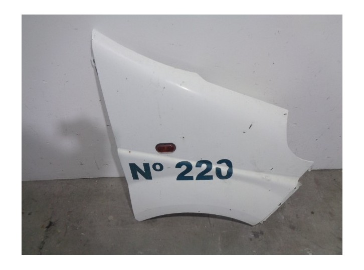 Replacement front right fender for Nissan Primastar (X83) 1.9 dCi diesel CAT OEM IAM reference 4274367 WHITE LABELED 