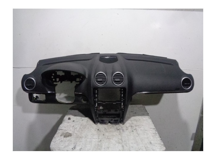 Recambio de salpicadero para mercedes-benz clase gl (x164) 4.7 v8 referencia OEM IAM A16468009879D88 NEGRO 