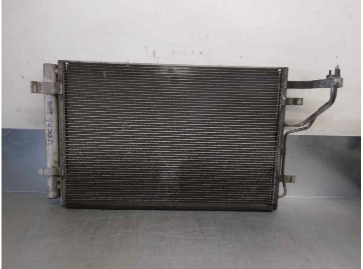 Recambio de condensador / radiador aire acondicionado para hyundai i30 1.4 cat referencia OEM IAM 976062H010 