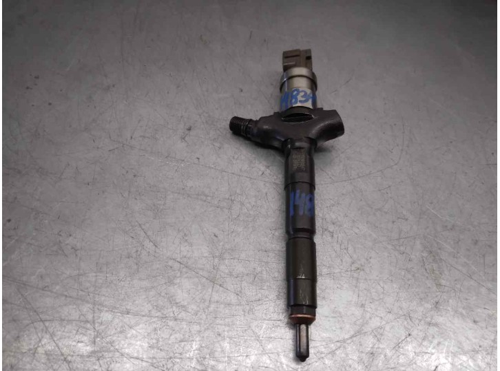 Injector replacement part for Renault Vel Satis (BJ0) 3.0 V6 dCi Turbodiesel CAT OEM IAM reference 8972391617 04D01676 DENSO