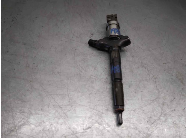 Replacement injector for Renault Vel Satis (BJ0) 3.0 V6 dCi Turbodiesel CAT OEM IAM reference 8972391617 04D10690 DENSO