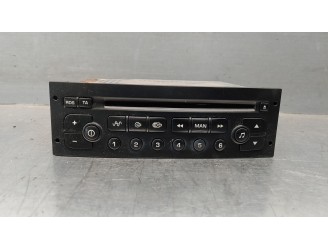 Replacement audio system / CD radio for Peugeot 307 (S1) 2.0 HDi cat OEM IAM reference 96489417XT VDS0514119 VDO
