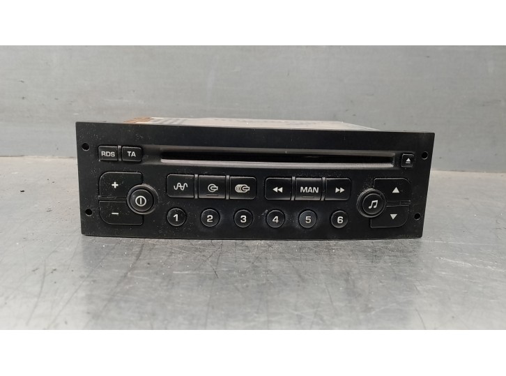 Replacement audio system / CD radio for Peugeot 307 (S1) 2.0 HDi cat OEM IAM reference 96489417XT VDS0514119 VDO