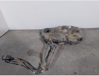 Recambio de deposito combustible para lexus ct 200h referencia OEM IAM 7710076010  