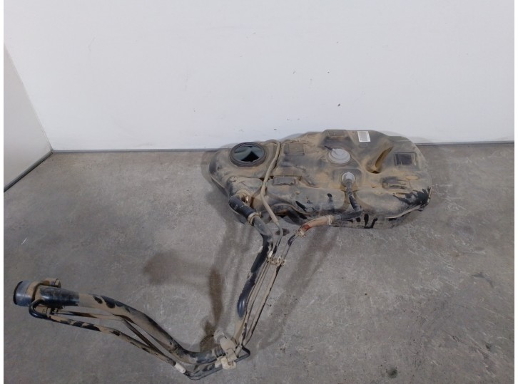 Recambio de deposito combustible para lexus ct 200h referencia OEM IAM 7710076010  