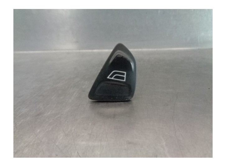 Replacement front left window lift switch for Ford Ka (CCU) 1.2 8V CAT OEM IAM reference E30583 1571422 
