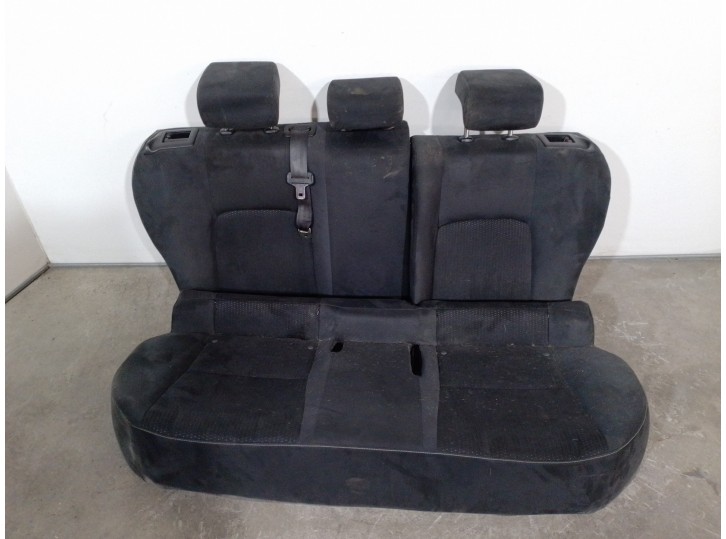 Recambio de asientos traseros para lexus ct 200h referencia OEM IAM 4894348 TELA NEGRA 5 PUERTAS