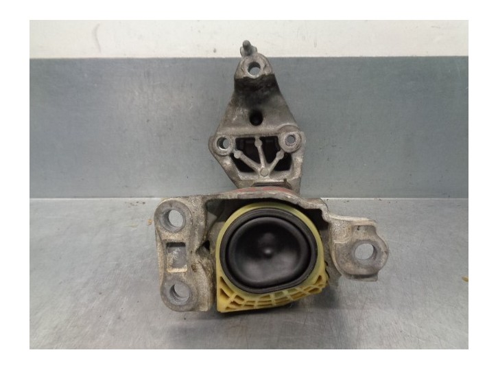 Replacement right engine mount for Renault Scénic III 1.5 dCi Diesel FAP OEM IAM reference 112100020R 