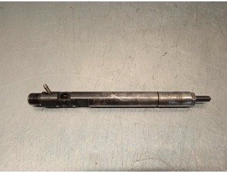 Replacement injector for Tata Indica 2006 1.4 (52 kW) OEM IAM reference 28280576 0895AF06V51 DENSO