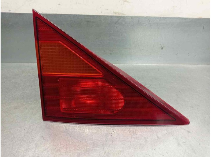 Recambio de piloto trasero izquierdo para ssangyong rodius 2.7 turbodiesel cat referencia OEM IAM 8360221201 DE PORTON 5 PUERTAS