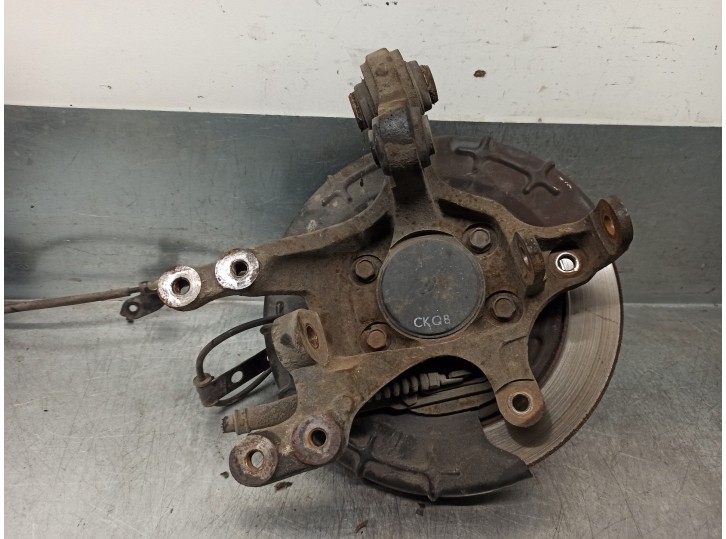 Recambio de mangueta trasera izquierda para hyundai i30 1.4 cat referencia OEM IAM 527102H000 