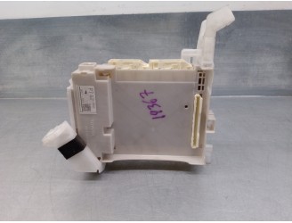 Recambio de caja reles / fusibles para lexus ct 200h referencia OEM IAM 8273076030  