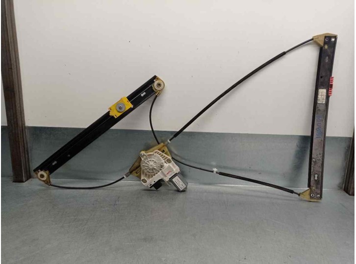 Replacement front right window regulator for Audi A6 Saloon (4F2) 3.0 TDI Quattro (165kW) OEM IAM reference 4F0959802B 6 PINE
