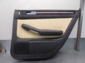 Recambio de guarnecido puerta trasera derecha para audi a6 berlina (4b2) referencia OEM IAM 4B0867304R 4B0867306 