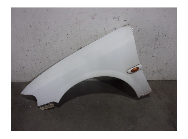 Recambio de aleta delantera izquierda para opel vectra b berlina 1.6 16v referencia OEM IAM 1101028 BLANCA 