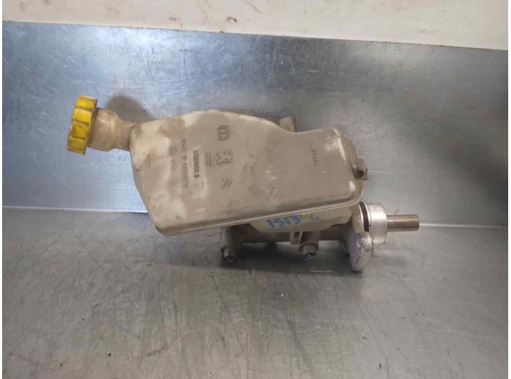 Replacement brake master cylinder for Citroën C3 Pluriel 1.6 16V Sensodrive OEM IAM reference 320670938 TRW
