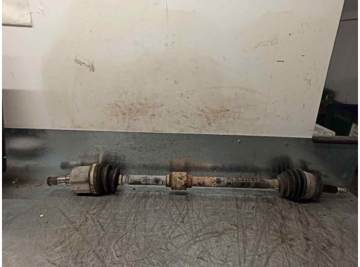 Recambio de transmision delantera derecha para kia carens (un) 2.0 crdi referencia OEM IAM 495001D700  