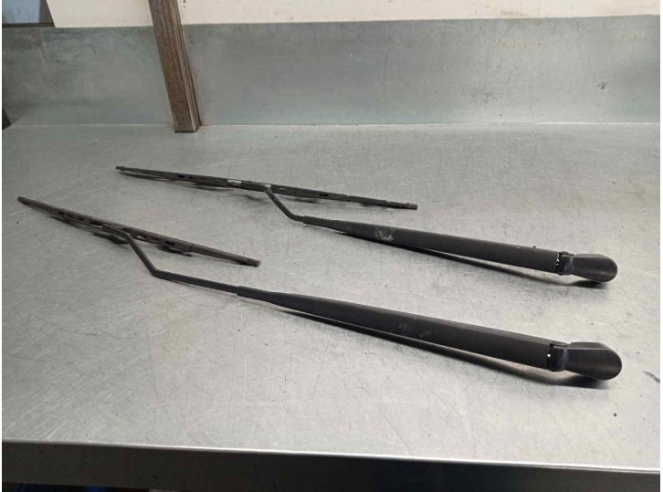 Replacement front right wiper arm for citroën c3 pluriel 1.6 16v sensodrive OEM IAM reference 