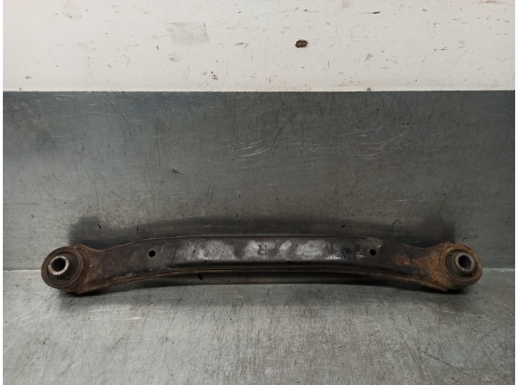 Recambio de brazo suspension superior trasero derecho para hyundai i30 1.4 cat referencia OEM IAM 551002G000  
