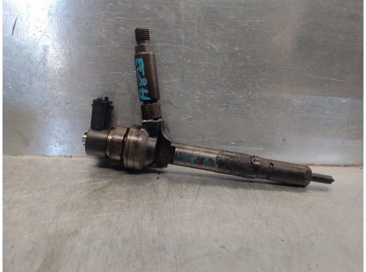 Recambio de inyector para opel astra h berlina 1.7 16v cdti cat (z 17 dtl / lrb) referencia OEM IAM 0445110174 0445110174 BOSCH