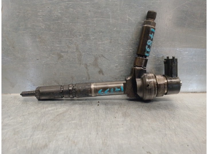 Recambio de inyector para opel astra h berlina 1.7 16v cdti cat (z 17 dtl / lrb) referencia OEM IAM 0445110174 0445110174 BOSCH