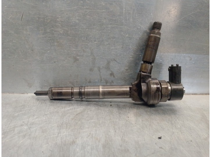Recambio de inyector para opel astra h berlina 1.7 16v cdti cat (z 17 dtl / lrb) referencia OEM IAM 0445110174 0445110174 BOSCH