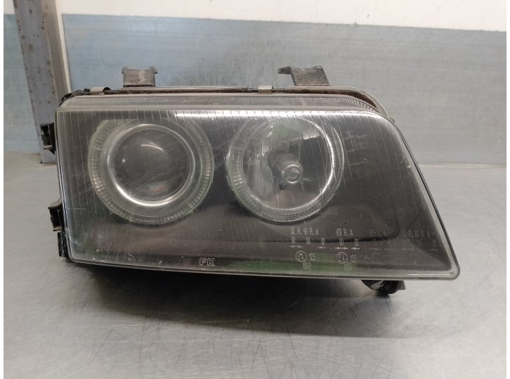 Recambio de faro derecho para audi a4 berlina (b5) 1.8 20v turbo referencia OEM IAM 084411136R CON LUPA 4 PUERTAS