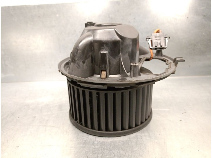 Recambio de motor calefaccion para seat leon (1p1) 1.6 tdi referencia OEM IAM 1K1820015J 1K1820015J 995775T VALEO