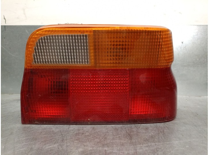 Recambio de piloto trasero derecho para ford orion iii (gal) 1.6 referencia OEM IAM 1052400 1052400 