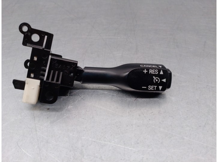 Recambio de mando control velocidad para lexus ct 200h referencia OEM IAM 18A174 