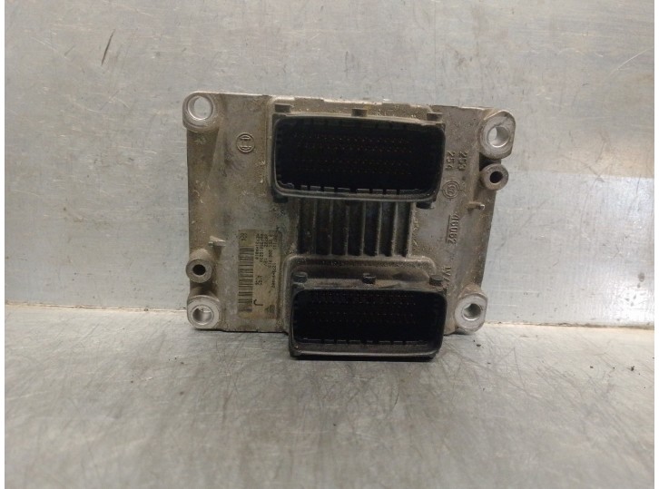 Recambio de centralita motor uce para alfa romeo 166 2.0 16v cat referencia OEM IAM 0261206713 00735018230 