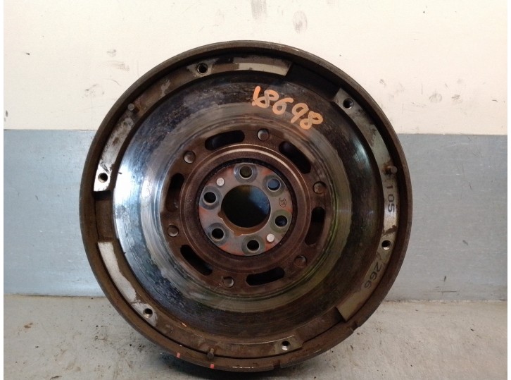 Recambio de volante motor para audi a4 berlina (b5) 1.8 20v turbo referencia OEM IAM 058105266 LUK