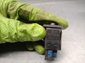 Recambio de interruptor para toyota yaris (_p13_) 1.5 hybrid (nhp130_) referencia OEM IAM 15D084  