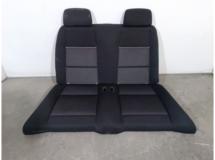 Recambio de asientos traseros para bmw serie 1 cabrio (e88) 2.0 turbodiesel cat referencia OEM IAM 52209135549 TELA NEGRA 2 PUER