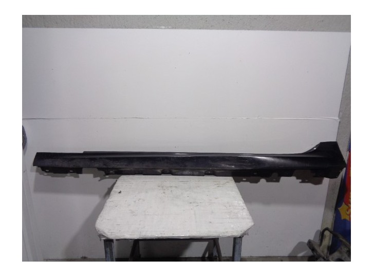 Recambio de faldon lateral para bmw serie 5 gran turismo (f07) 2.0 turbodiesel referencia OEM IAM 51778049245LH NEGRO IZQUIERDO